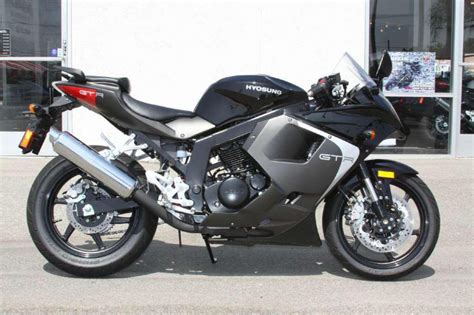 Its front dual disc brakes. 2013 Hyosung GT250R Sportbike for sale on 2040-motos