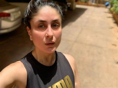 Kareena Kapoor Khan Shares Mirror Selfie Flaunting Her Fit Post Pregnancy Body See Pics