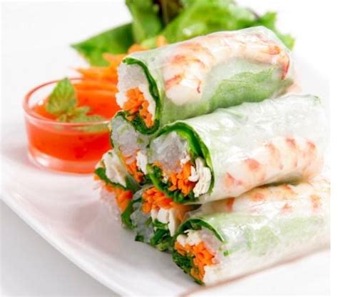 Dsde jaleo en la cocina nos proponen preparar unos mini rollitos de primavera rellenos de col china zanahoria, brotes de soja y carne de cerdo picada. 10 recetas de comida china para preparar fácil y rápido ...