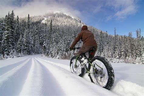 Whether you ride your motorcycle in the winter by choice or you're stuck in a situation that calls for winter riding, it's no secret that… not only do you have the lack of awareness of motorcyclists most drivers already have, but you also have distracted drivers who don't know how to drive in snow or ice. Snow, Free Stock Photos | Pictures In Stitches
