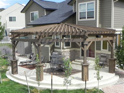 Craftsman Outdoor Living Bringing The Indoors Out Curved Patio