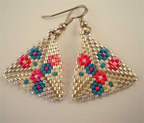 Preserve Jewelry Studio Peyote Triangle Flower Pattern