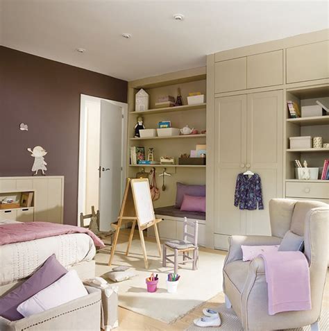 Blonde bedroom furniture is ideal for a teenage girl. 10 Charming Teen Room with Purple Colors | House Design ...