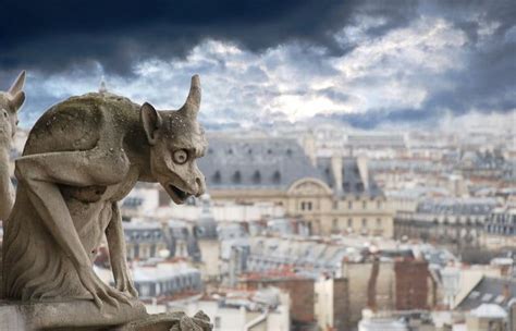 Gargouilles Par Claudia Meyer Sur Linternaute Gargoyles Lion