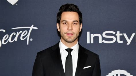 Skylar Astin Age Instagram Height Roles Everything To Know About