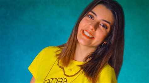 Kendisini geliştirmek için ebru ay'dan oyunculuk üzerine eğitim alan edanur gülbudak, atv ekranlarında yayınlanmakta olan. Nurettin Sönmez Kimdir? Foto Galerisi 4. sayfa