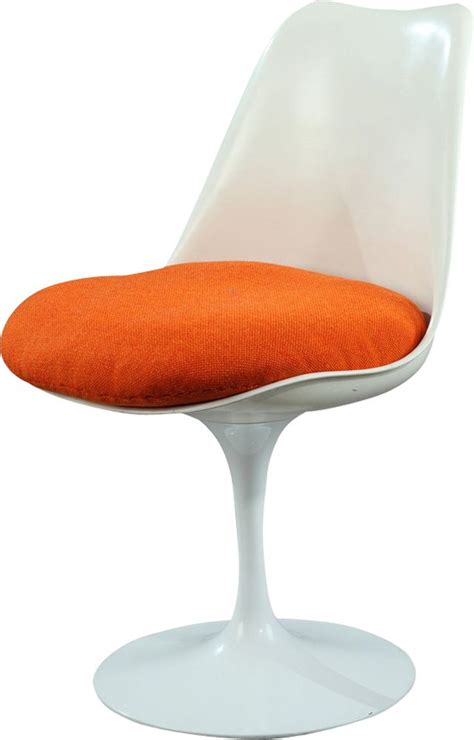 Vintage Tulip Chair By Eero Saarinen Design Market