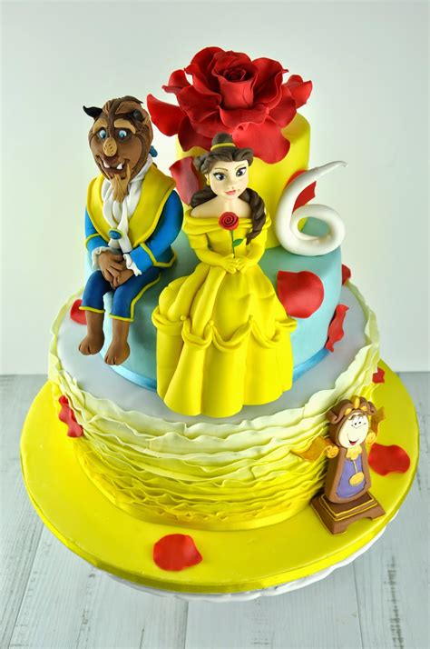 Bella's father owes prince leon money, but can't pay, so he gives him his daughter until he's able to pay. Torta La Bella e La Bestia : proposte e suggerimenti