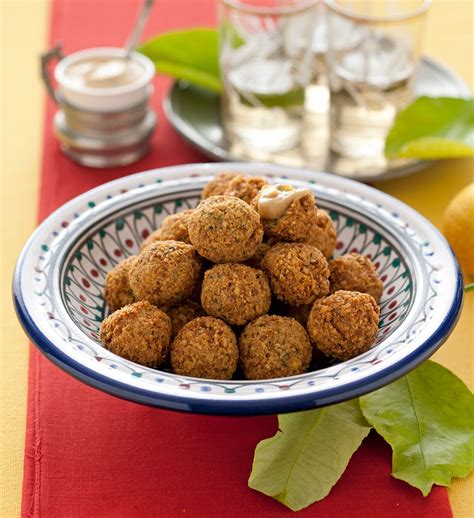 Falafel di ceci con salsa tahina | Ricetta | Ricette, Ricetta falafel