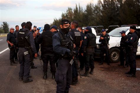 Un Enfrentamiento Entre Polic A Y Sicarios Deja Muertos En M Xico