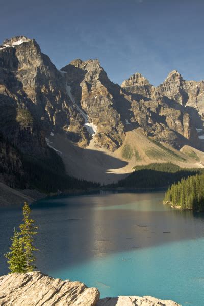 Morning Moraine Lake Banff National Park Alberta Lizenzfreies Bild