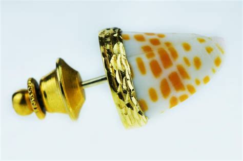 Andrew Grima Shell Tie Pin In 18 K Gold From 1972 Super Shell