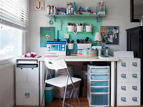 Need some ideas for cheap crafts to sell? DIY Craft Room Ideas For Small Spaces (DIY Craft Room ...