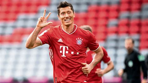 Für robert lewandowski zählt dieser tage nur der rekord von gerd müller. FC Bayern: Robert Lewandowski schießt mehr Tore als ...
