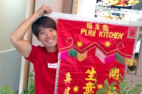 Expect to see his famous fried chicken from tenderfresh, as well as a couple of other goodies. Play Kitchen - Actor Host Ben Yeo Opens Pasta Stall at ...