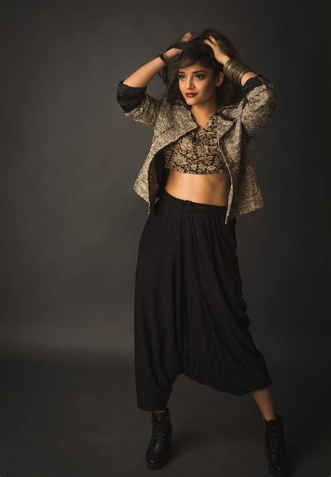 Ritika Singh Hot Navel Images Pics New Hd Pictures