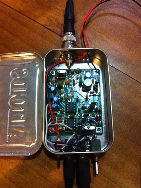 40m Cw Transceiver I Built Into An Altoids Tin Altoids Tins Survival