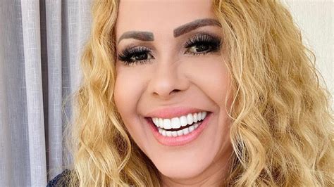 joelma aparece ruiva e leva fãs ao delírio com novo visual