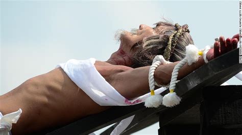 Every Year A Filipino Man Marks Good Friday With An Actual Crucifixion