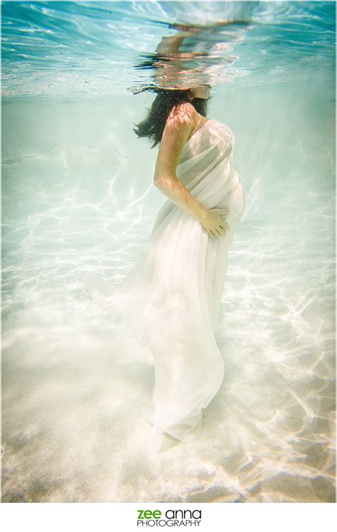 Down Under With Natalie Naples Underwater Maternity Photography Zee Anna Photography