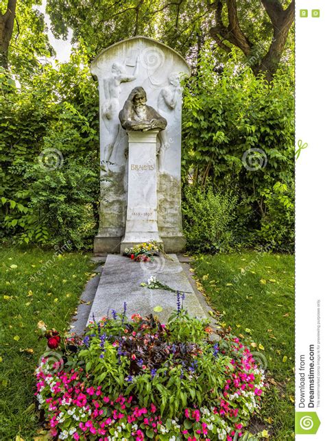 Grave Of Composer Johannes Brahms In Cemetery In Vienna Stock Photo
