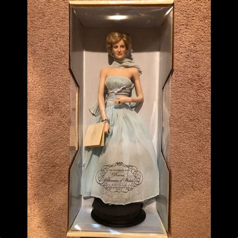 Franklin Mint Diana Princess Of Wales Pale Blue Chiffon Gown Doll