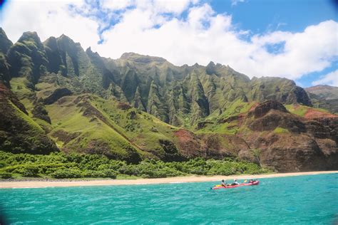 Your Packing Guide To Kayaking The Na Pali Coast The Elevated Moments