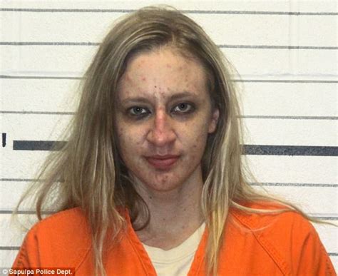 Oklahoma Teacher Caught With Needles In Purse At School Daily Mail Online