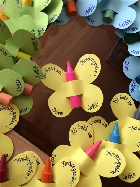 Check spelling or type a new query. Butterflies Schmetterlinge mit wachsstiften als Einladung ...