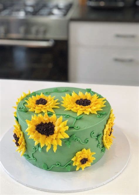 Gorgeous Buttercream Sunflower Cake Cake Style Sunflower Cakes
