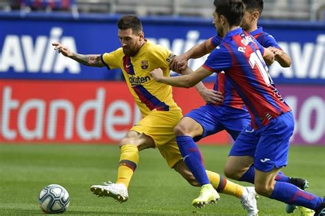 Fünfter Saisonsieg Für Barcelona Messi Trifft Gegen Eibar