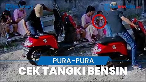Video Detik Detik Pria Jambret Ponsel Wanita Di Padang Modus Pura Pura