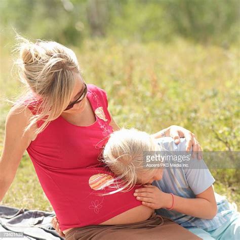 Hand On Stomach And Head Photos And Premium High Res Pictures Getty Images