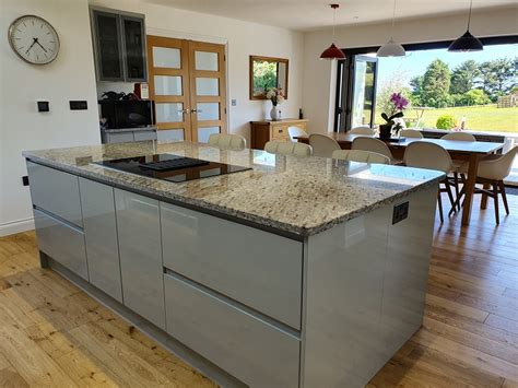 One of the hardest materials on earth and incredibly easy to clean. Ambrosia White Granite Worktops - Everything Stone ...