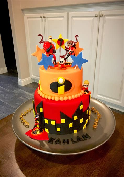 Disney Cake Incredibles Cake Pixar Cake Elleiciawalters Bakenbits Incrediblescake