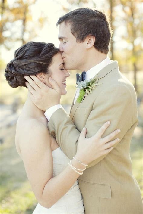 100 Wedding Party Poses Youll Want To Try Wedding Party Poses