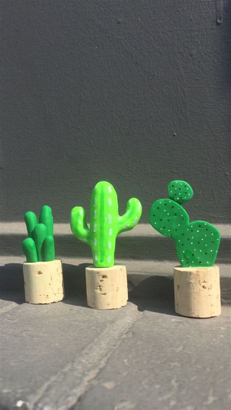 Clay And Cork Cacti Planters Polymerclayshop In 2020 Diy Clay Crafts