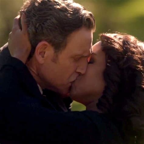 Olivia And Fitzs Steamiest Sex Scenes On Scandal Popsugar Entertainment