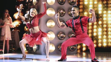 Dancing With The Stars Season 21 Premiere Recap Bindi Irwin And Nick Carter Earn Top Scores
