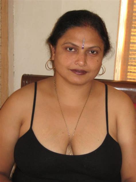 Sexy Cleavage Kerala Bhabhi Indian Hot Tumblr Jamesalbana