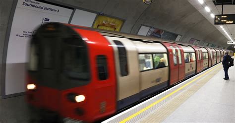 London Underground Old Street Northern Line Suspended After Man