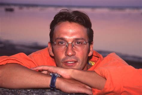 He is a writer and producer, known for le jour où tout a basculé (2011), fallait pas décrocher (2006) and 4 jeunes, 1 permis (2017). Instant Vintage : quand Julien Courbet ouvrait les portes ...