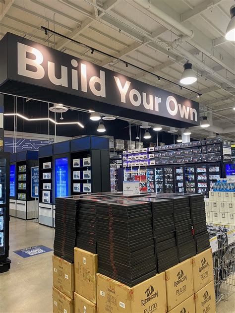Micro Center computer store in Tustin ‘reopens’ with a new look