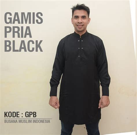 Gamis adalah model baju muslim yang mirip dengan jubah, dan memiliki potongan rok yang lebar. Baju Gamis Hitam Pria - Voal Motif