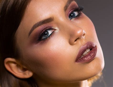 Trucos De Maquillaje Para Afinar El Rostro Guía De Compra Maletin De