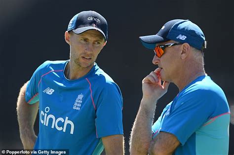 Nasser Hussain The Only Thing Joe Root Should Focus On Is Winning Daily Mail Online