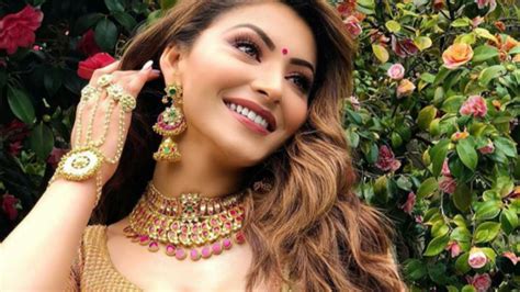 sizzling hot glamorous bollywood actress urvashi rautela global prime news