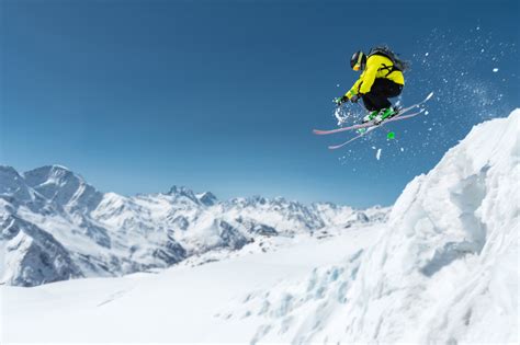 quelles sont les différentes caractéristiques du saut à ski