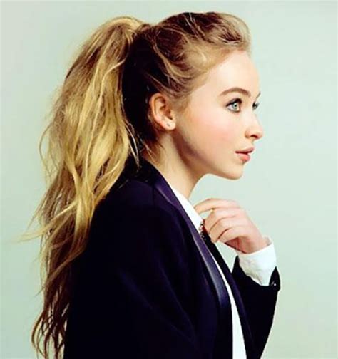 I want to get this haircut. 25 Hairstyles To Slim Down Round Faces