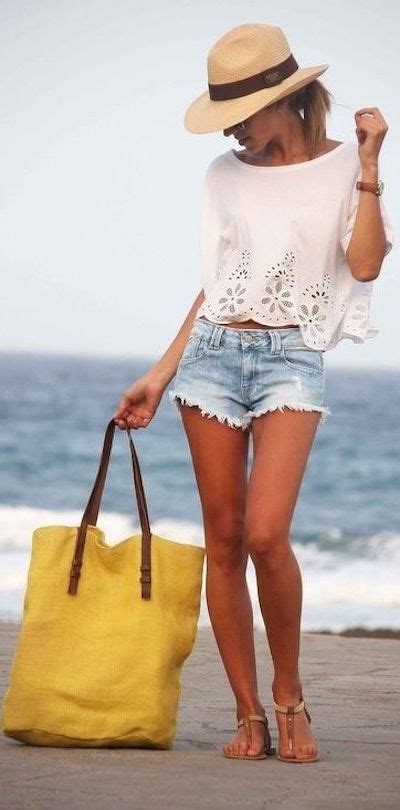 25 Summer Beach Outfits 2021 Beach Outfit Ideas For Women Styles Weekly